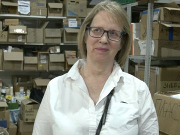 Американка привозить турнікети та медикаменти луцьким волонтерам