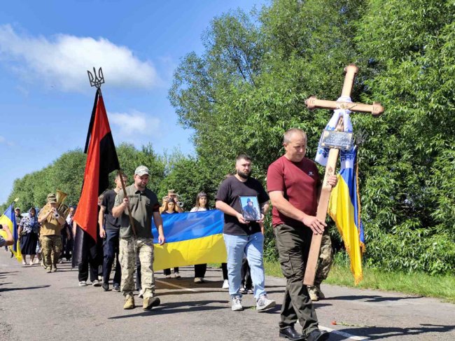 «На щиті» додому повернувся воїн з Волині Адам Савчук, який понад рік вважався зниклим безвісти
