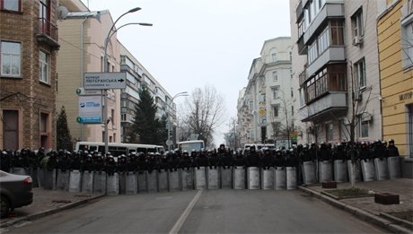 «Беркут» заблокував центр Києва. ФОТО