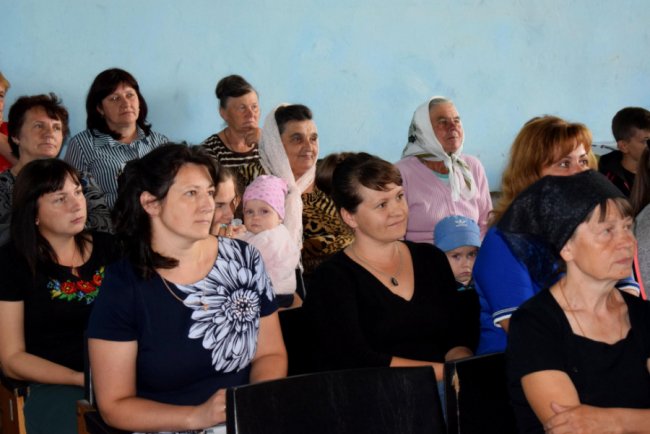 «Збудуєте школу – назвемо на вашу честь!» – жителі Шацького району зустрічали Степана Івахіва*