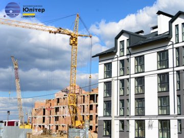 У житловому комплексі «Юпітер» мурують мансардний поверх. ФОТО*