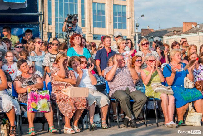 Як колоритні іноземці фестивалили у центрі Луцька. ФОТО