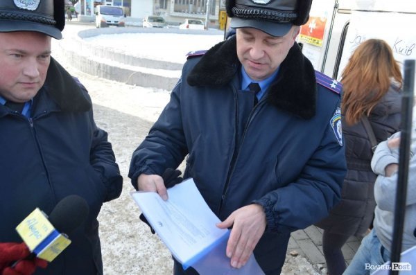 «Кров», міліція і сутичики: у Луцьку відвідали заклади регіоналів. ФОТО