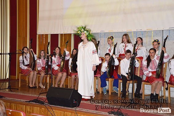 Для луцьких поліцейських влаштували концерт. ФОТО