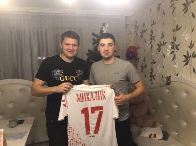 З футболістом Тарасом Михаликом