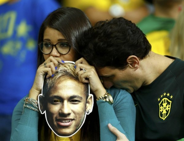 Провал збірної Бразилії: зневіра й сльози вболівальників. ФОТО