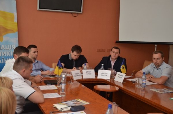 «Суд має бути народним, а не державним» - круглий стіл у Луцьку. ФОТО