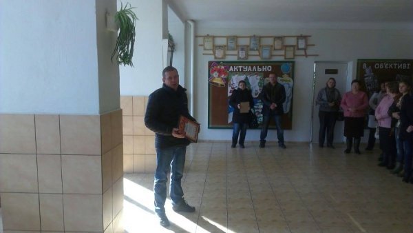 Волинські школярі на ярмарку зібрали гроші для військових