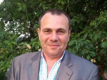 Як вас не любити, «бляхарі» мої: луцького волонтера «підрізало» авто на єврономерах