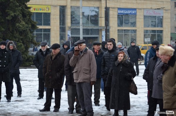 Віче на Театральному майдані: резолюція. ФОТО. ОНОВЛЕНО