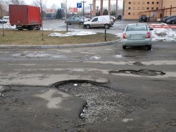 Україна – в десятці країн з найгіршими дорогами світу
