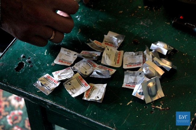 У місті на Волині - обшук у квартирі наркоторговців. ФОТО, ВІДЕО