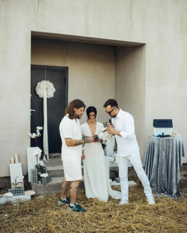 Одружився луцький фотограф, який нині служить у війську. ФОТО 