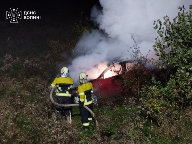 На Волині спалахнула автівка, водія госпіталізували. ФОТО