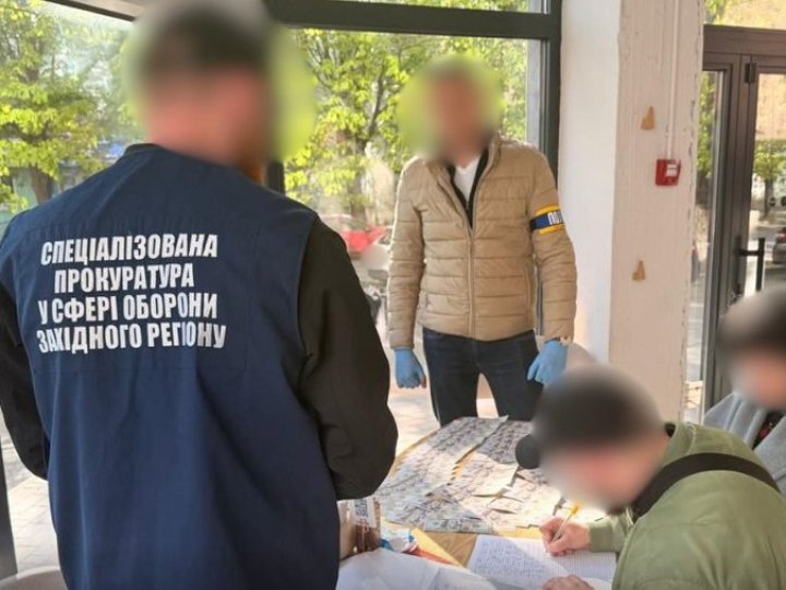 У Луцьку судили ексвійськового, який обіцяв чоловіку уникнути мобілізації за 6 тисяч доларів