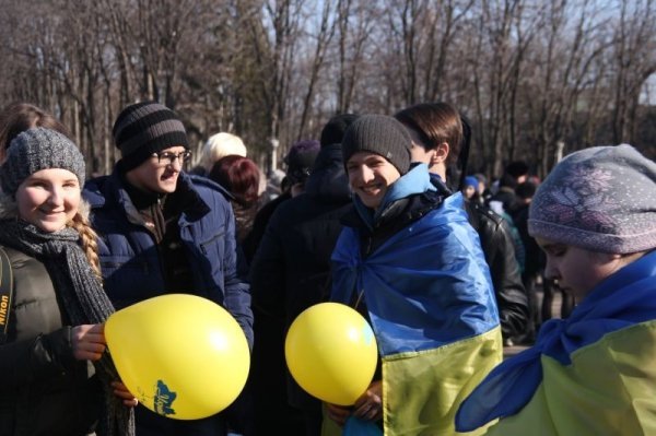 З Волновахи до Луцька передали подарунки. ФОТО
