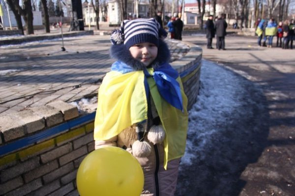 З Волновахи до Луцька передали подарунки. ФОТО