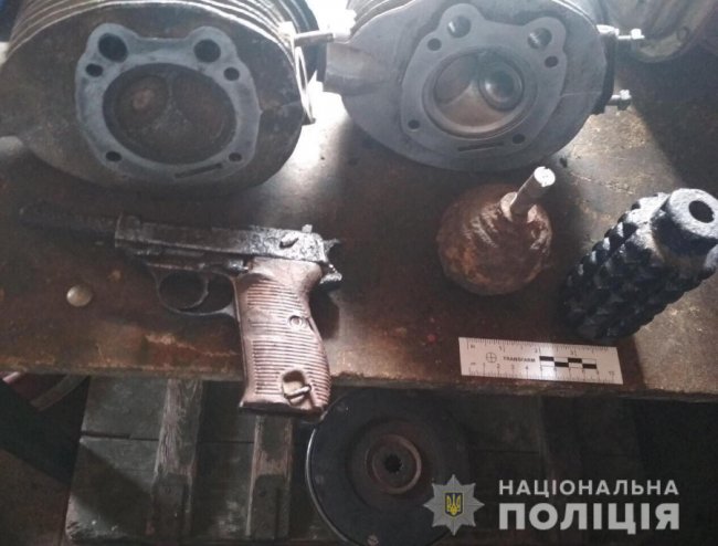 Волинянину загрожує сім років в'язниці через пістолет та набої часів війни