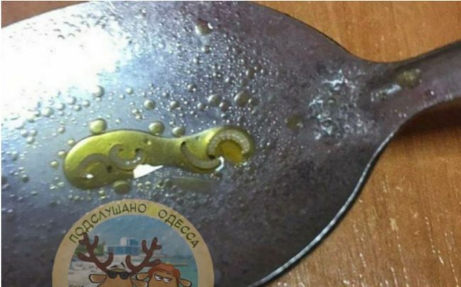 В школі дітей годували супом з хробаками. ФОТО