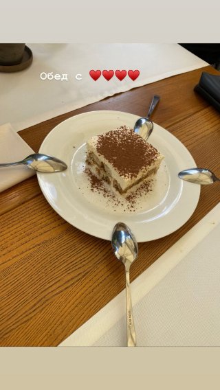 Луцька майстриня виготовила подарунок на річницю весілля Дмитра Монатіка та його дружини