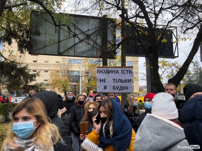 Як у Луцьку відбувався мітинг підприємців та про що говорили за зачиненими дверима. ФОТО 