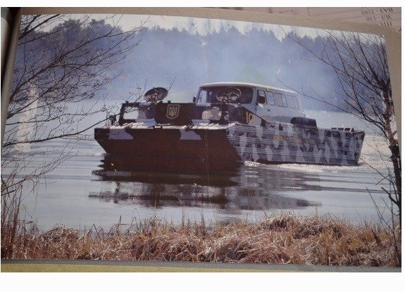 На озброєнні у волинських рятувальників – унікальний транспортер-амфібія. ФОТО