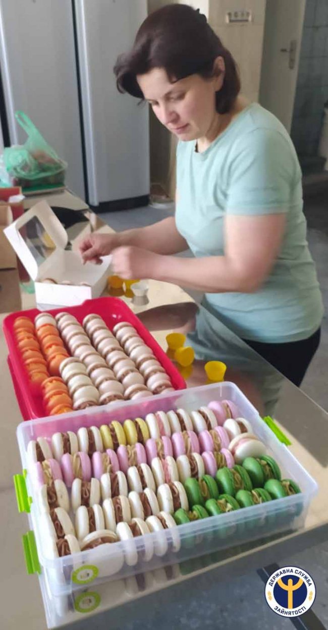 Волинянка зробила бізнес на виготовленні смаколиків