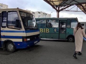 На 50-60 рейсів менше, ніж раніше: ситуація на луцькій автостанції.ВІДЕО