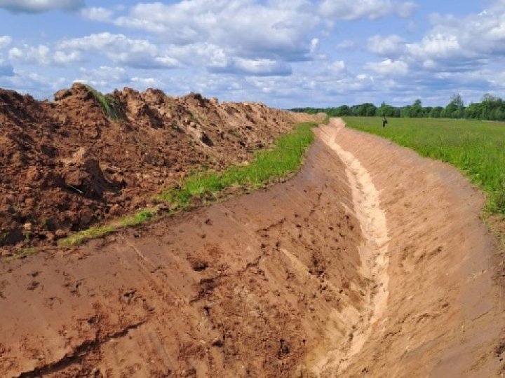 Естонія почала будівництво траншей і бункерів на кордоні з росією
