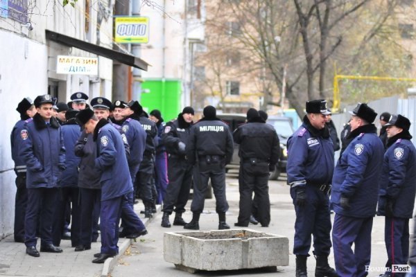 Футбольні фани у Луцьку влаштували марш. ВІДЕО