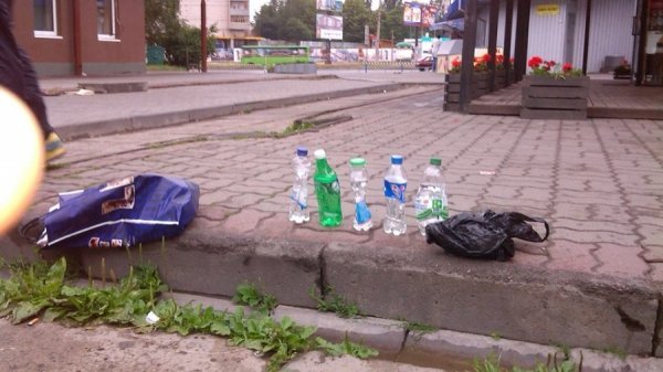 У Луцьку біля «Гостинця» продавали сурогат. ФОТО