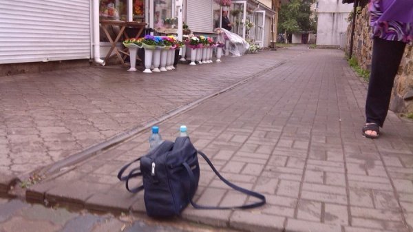 У Луцьку біля «Гостинця» продавали сурогат. ФОТО