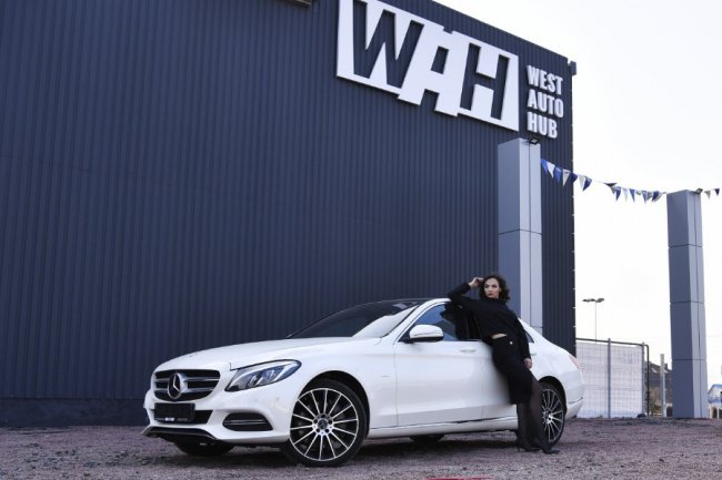 Як виграти безкоштовну фотосесію з розкішними авто*