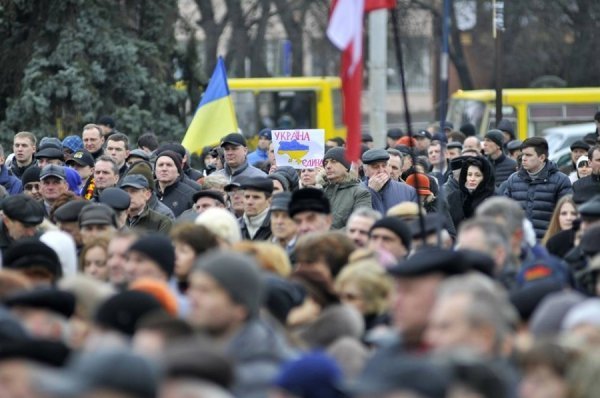 Антивоєнне віче в Луцьку: обличчя майдану. ФОТО