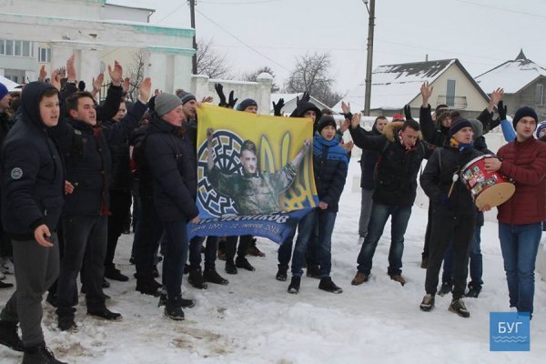 Володимирські ультрас пройшли маршем в пам’ять про загиблого атошника 