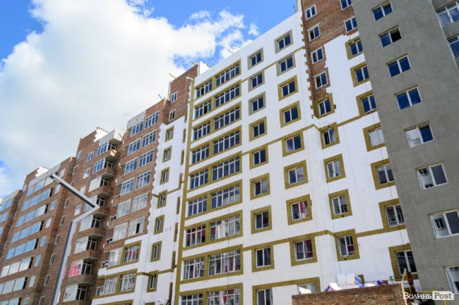 Роботи ні на мить не припиняються: як у Луцьку «росте» ЖК «Caramel Residence». ФОТО*