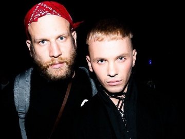 Побили відомого українського співака