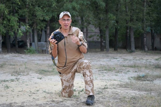 Проект «AFTERILOVAISK»: воєнний фотограф розповідає про долі людей після «зеленого коридору»