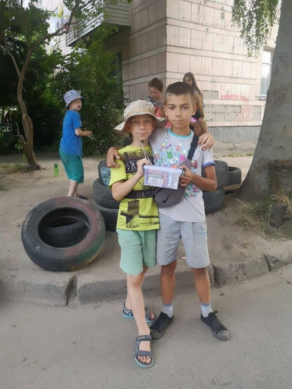 На Волині школярі влаштували блокпост і зібрали для ЗСУ понад 8 тисяч гривень