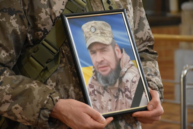 Загинув у бою за Україну: у Луцьку попрощались із Героєм Андрієм Залозним