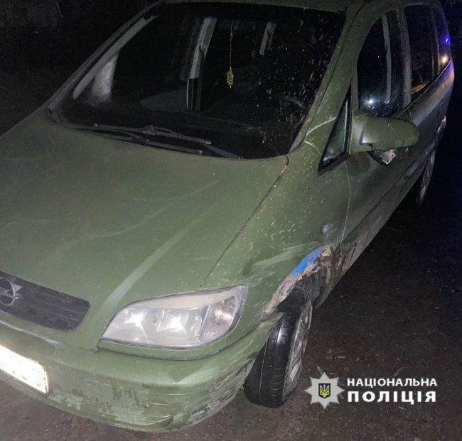 Зіткнувся з припаркованою автівкою: у селищі на Волині в аварії загинув 21-річний мотоцикліст 