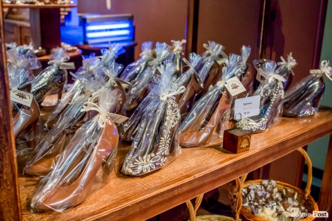 «Камасутра», пістолети і картини: найоригінальніші вироби з шоколаду у Луцьку. ФОТО