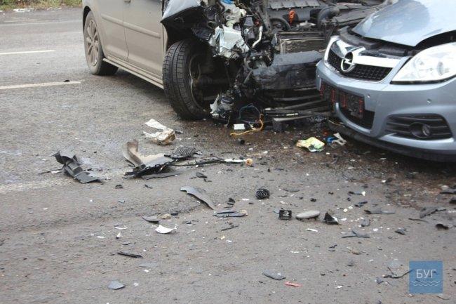 У місті на Волині – автотроща: зіткнулися 3 автівки. ФОТО