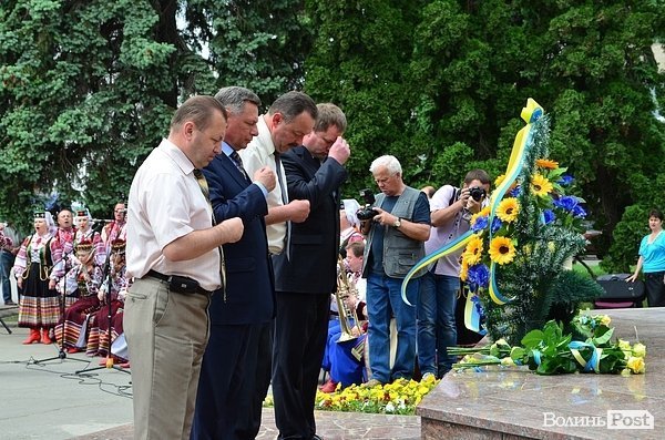 У Луцьку вшанували Шевченка. ФОТО