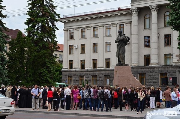 У Луцьку вшанували Шевченка. ФОТО