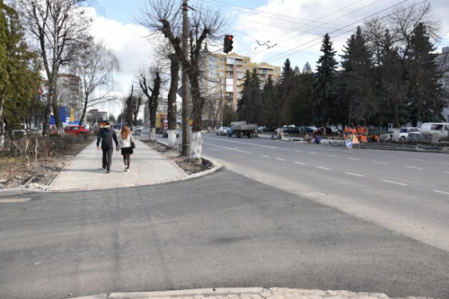 Де у Луцьку ремонтують двори і тротуари