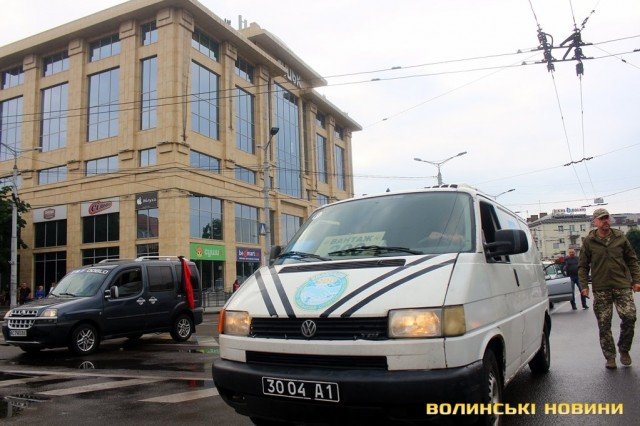 На Волинь привезли тіло загиблого на Сході Героя. ФОТО