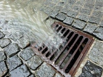 Знайшли причину смороду у привокзальному районі Луцька