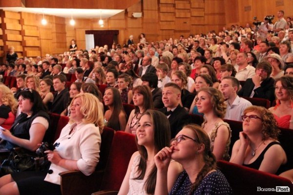 Луцьк відгуляв шкільні випускні. ФОТО