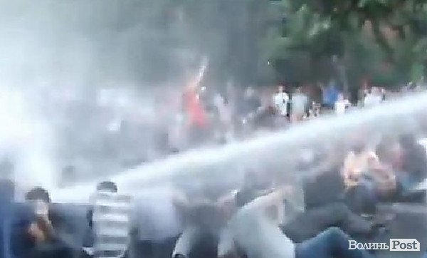 У Вірменії силовики розігнали протестувальників. ФОТО. ВІДЕО
